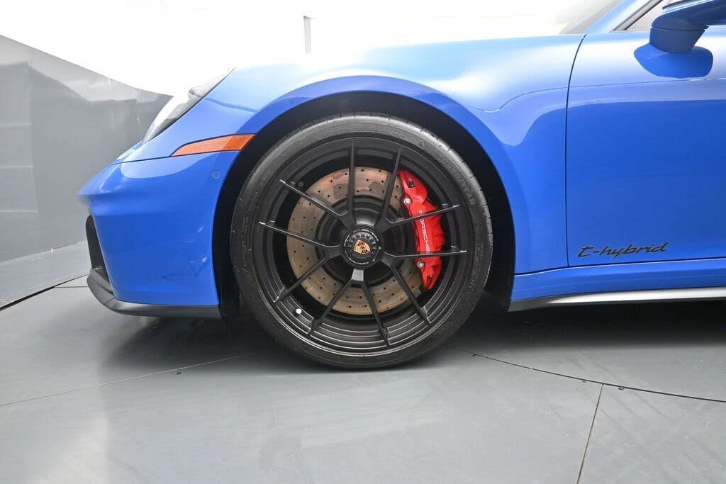 2025 Porsche 992 Targa 4 GTS - Image 10 of 31