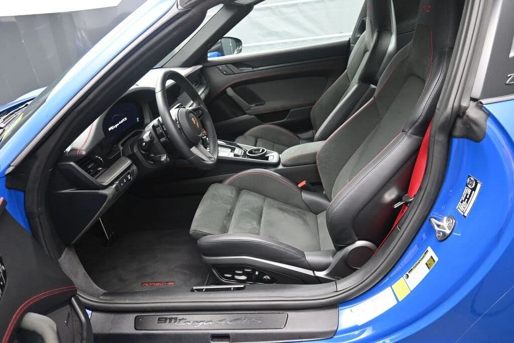 2025 Porsche 992 Targa 4 GTS - Image 5 of 31