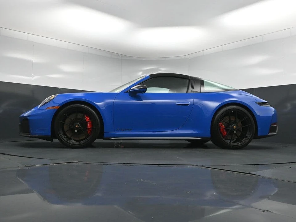 2025 Porsche 992 Targa 4 GTS - Image 25 of 31