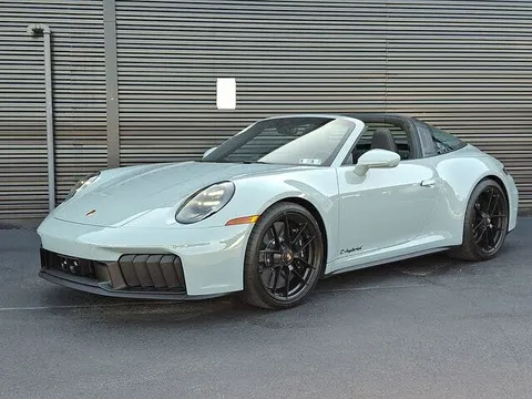 2025 Porsche 911 Targa 4 GTS Cabriolet AWD