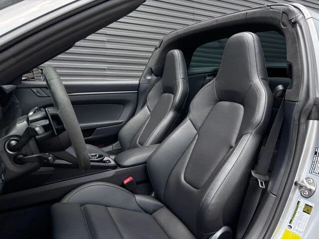 2025 Porsche 992 Targa 4 GTS - Image 6 of 6