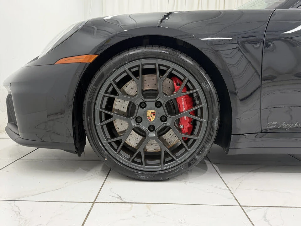 2025 Porsche 992 Targa 4 GTS - Image 17 of 31