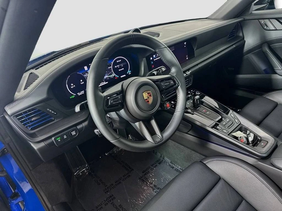 2025 Porsche 992 Targa 4 GTS - Image 4 of 4