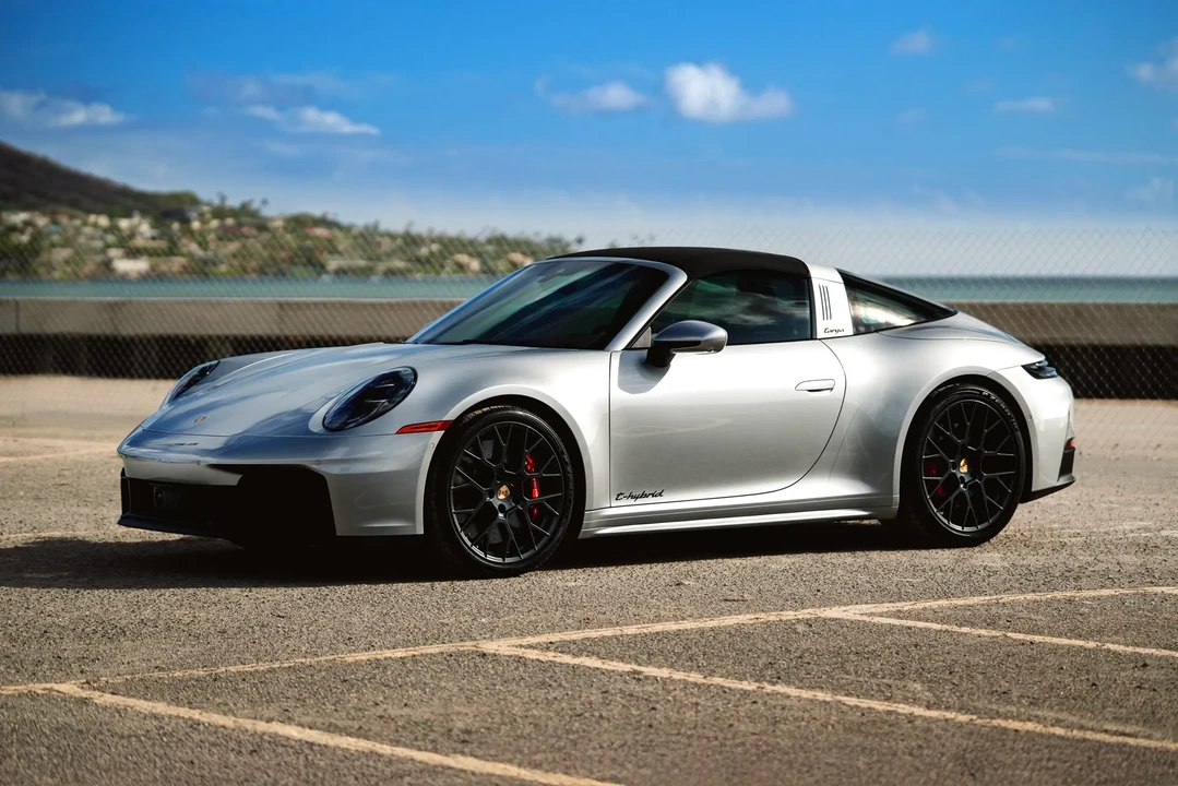 2025 Porsche 992 Targa 4 GTS - Image 4 of 31