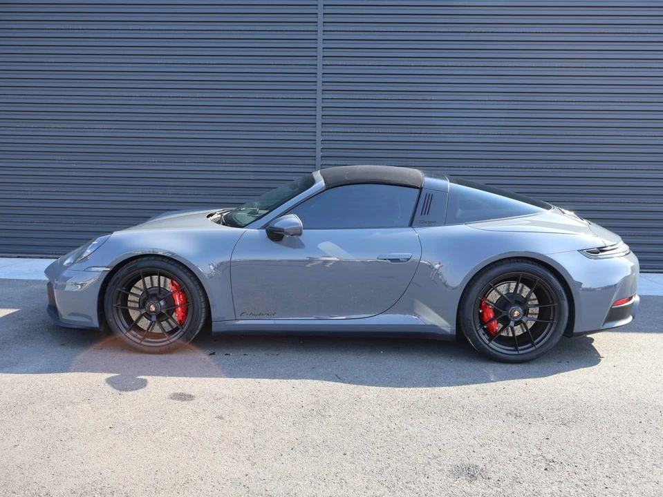 2025 Porsche 992 Targa 4 GTS - Image 2 of 5