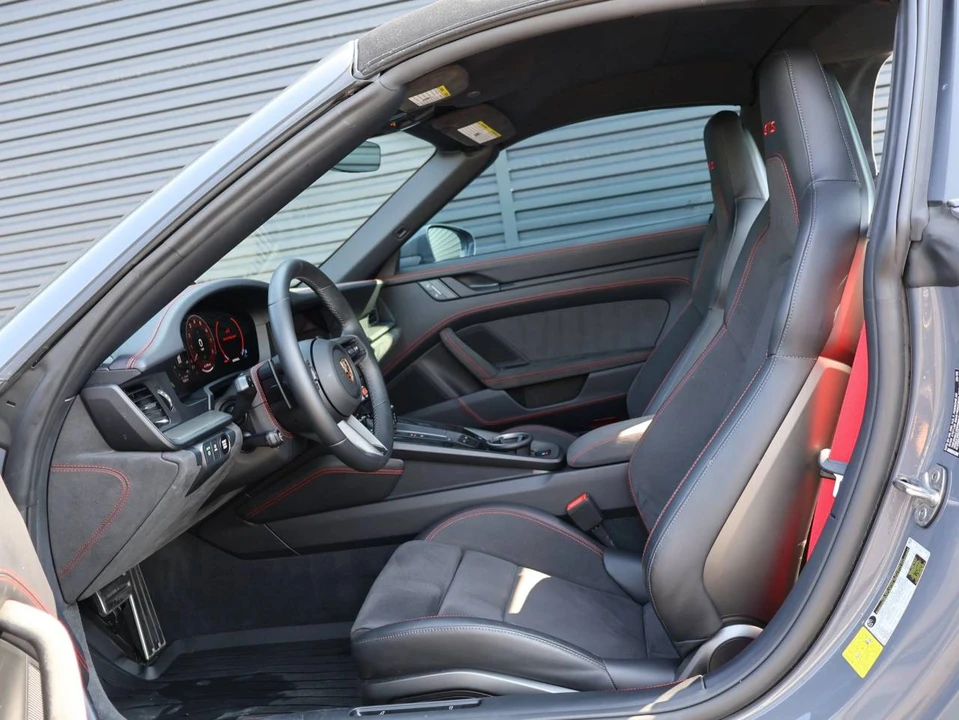 2025 Porsche 992 Targa 4 GTS - Image 5 of 5