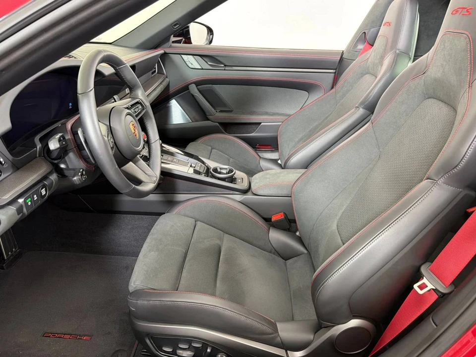 2025 Porsche 992 Targa 4 GTS - Image 5 of 5