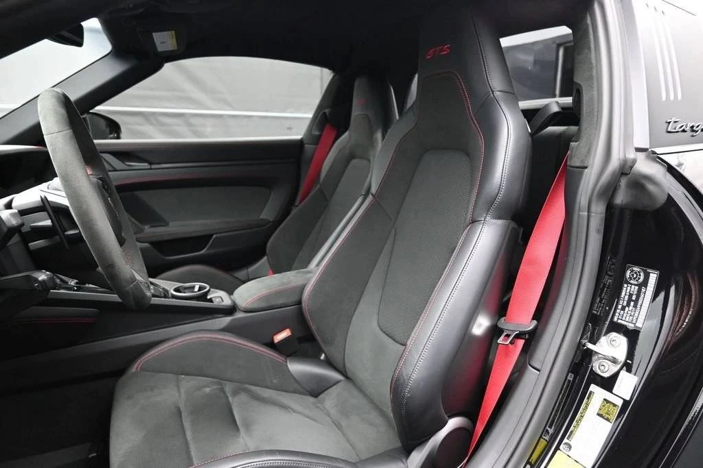 2025 Porsche 992 Targa 4 GTS - Image 5 of 5