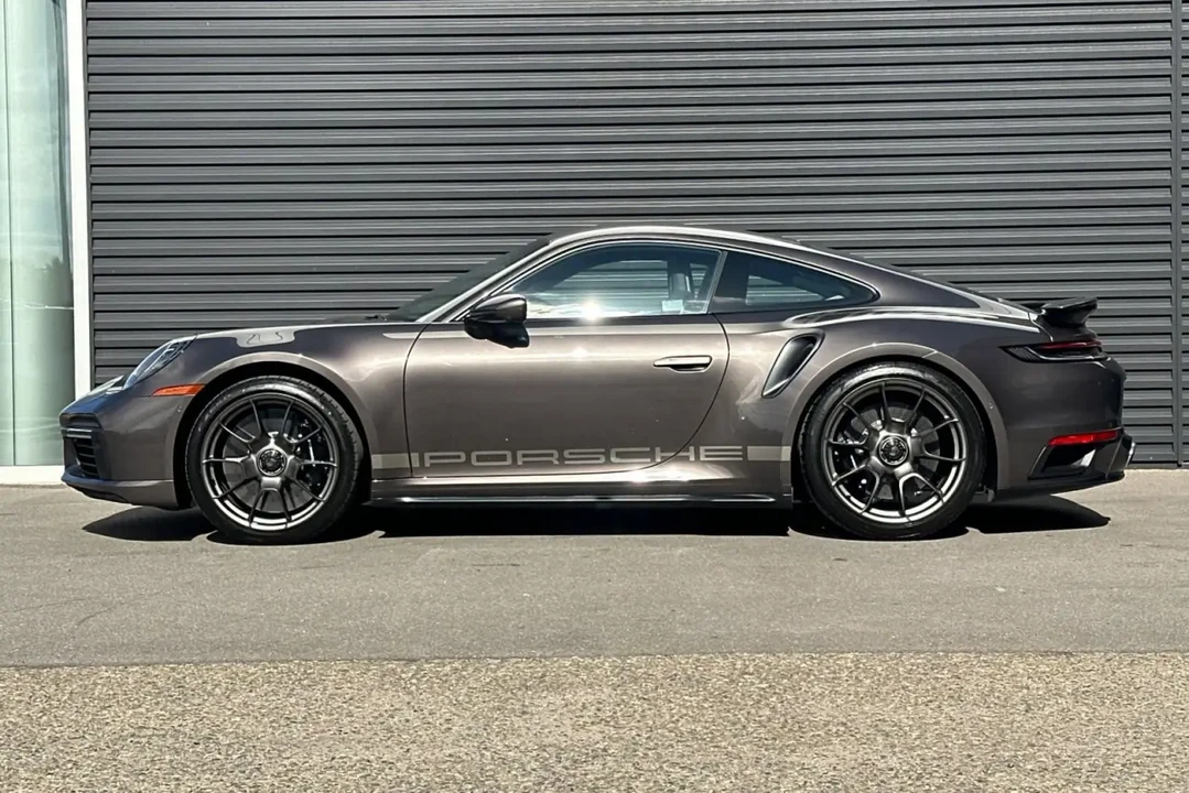 2025 Porsche 992 Turbo - Image 4 of 8