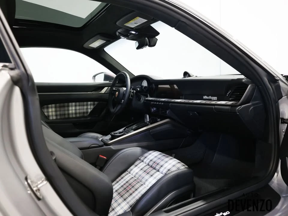 2025 Porsche 992 Turbo - Image 9 of 20