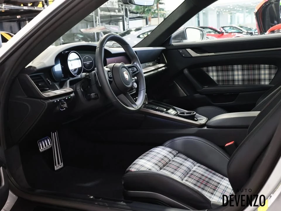 2025 Porsche 992 Turbo - Image 14 of 20