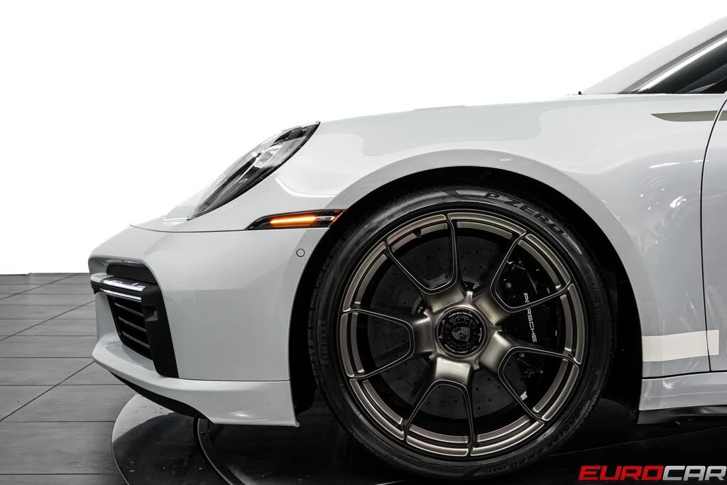 2025 Porsche 992 Turbo - Image 15 of 31