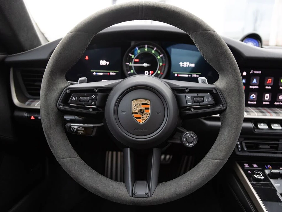 2025 Porsche 992 Turbo - Image 13 of 31