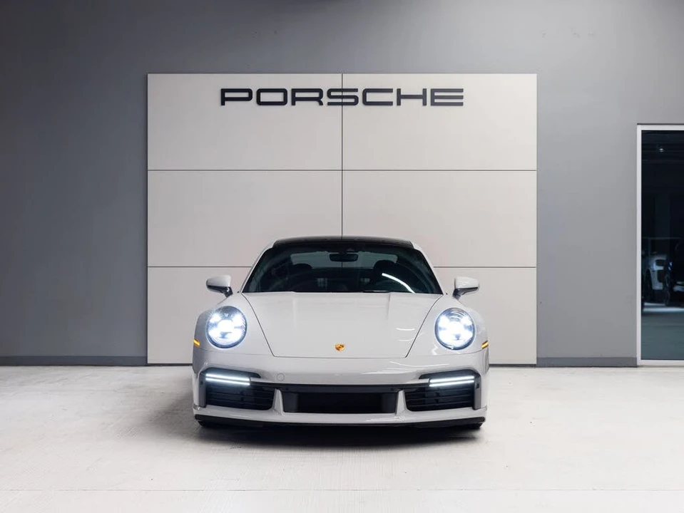 2025 Porsche 992 Turbo - Image 10 of 31