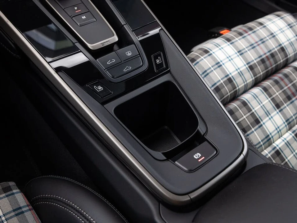 2025 Porsche 992 Turbo - Image 30 of 31