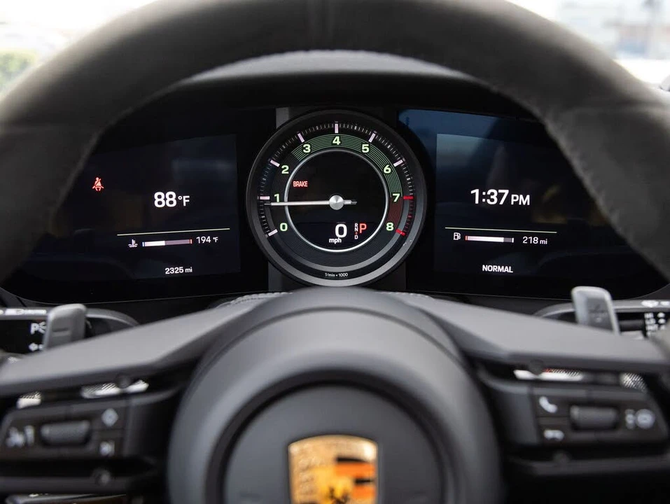 2025 Porsche 992 Turbo - Image 14 of 31