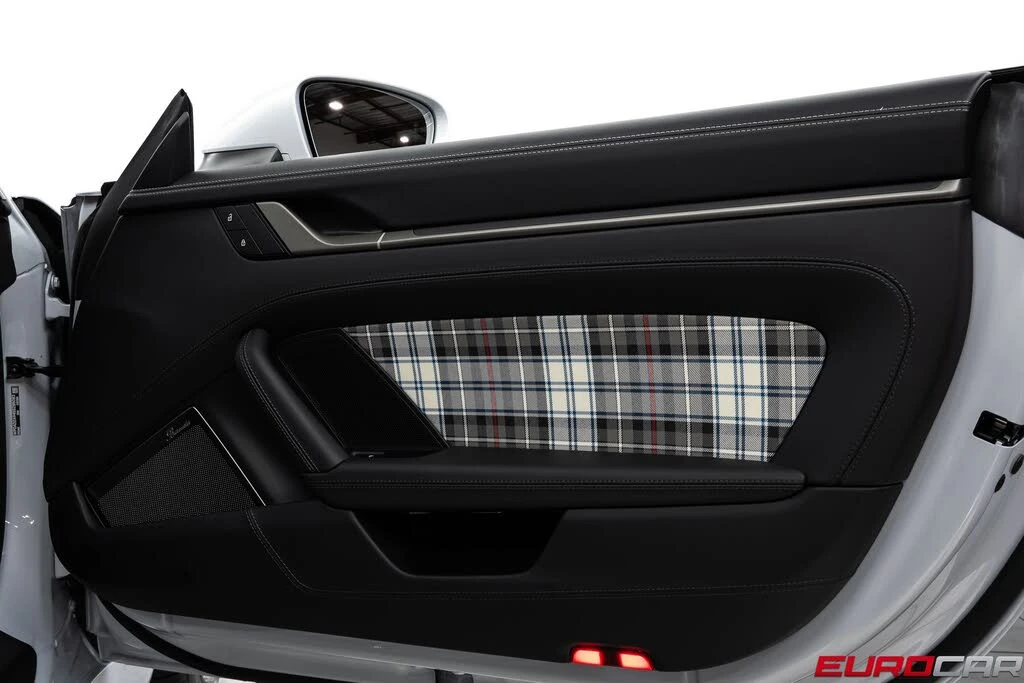 2025 Porsche 992 Turbo - Image 29 of 31