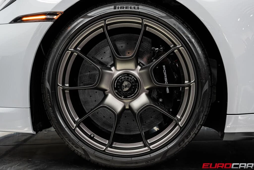 2025 Porsche 992 Turbo - Image 26 of 31