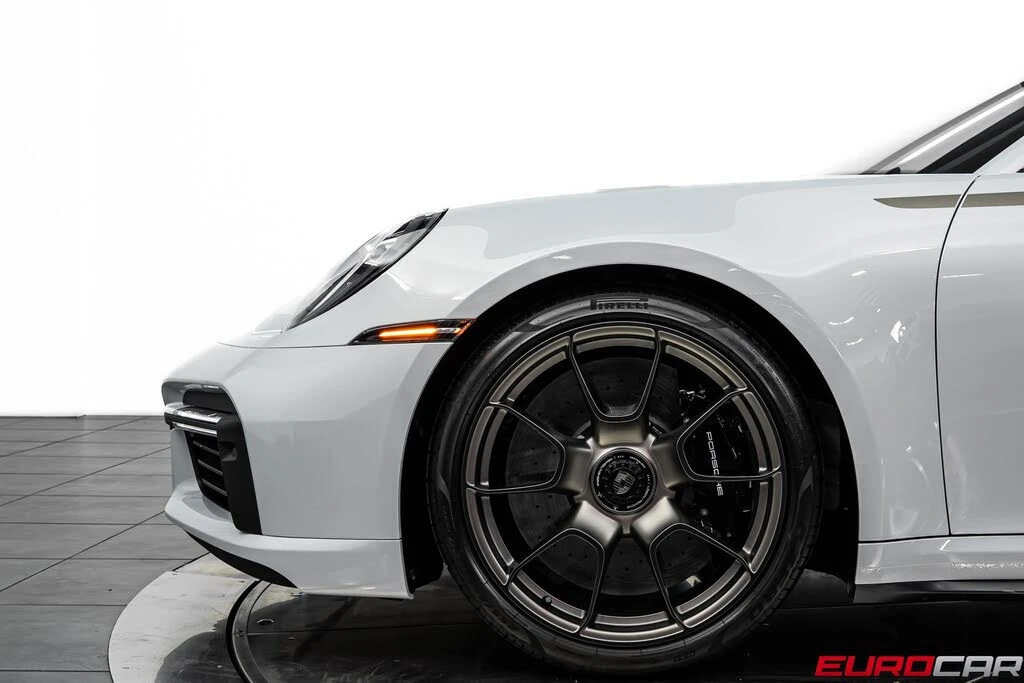 2025 Porsche 992 Turbo - Image 15 of 31
