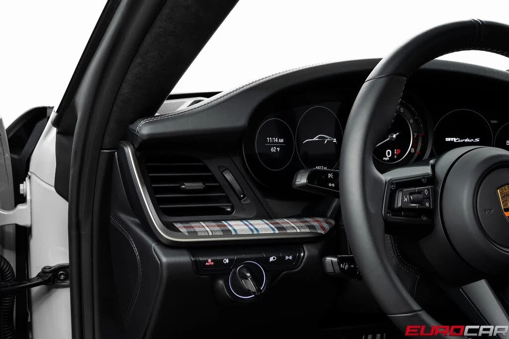 2025 Porsche 992 Turbo - Image 28 of 31