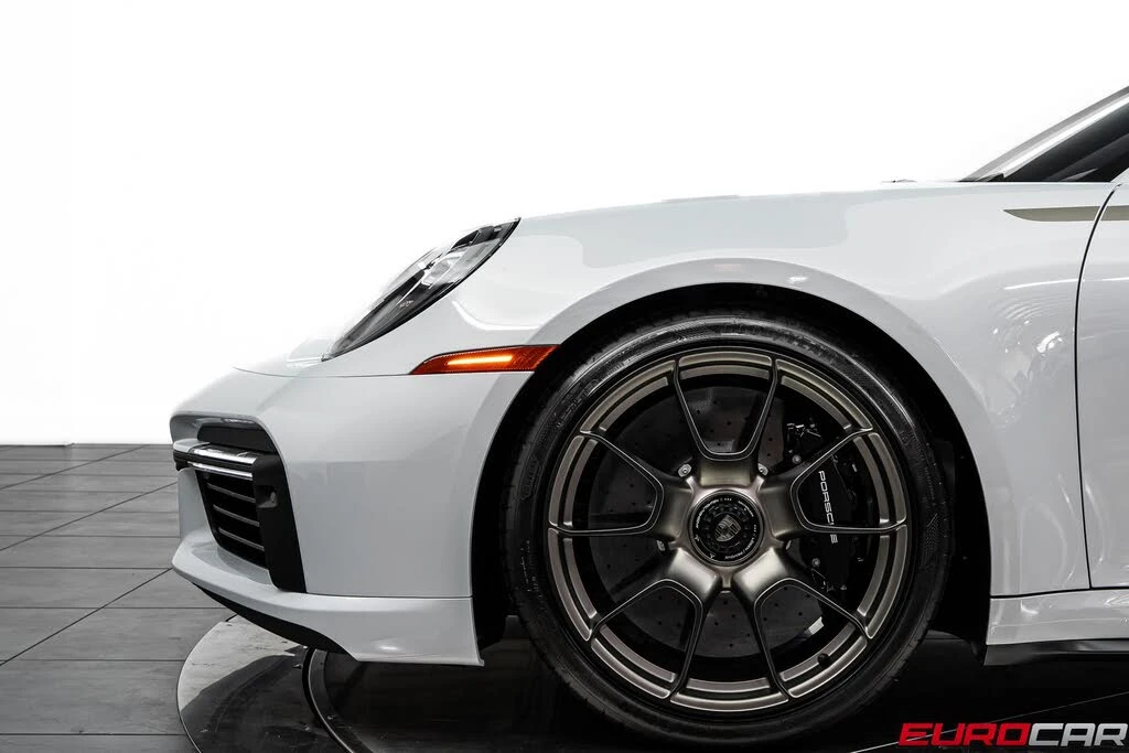 2025 Porsche 992 Turbo - Image 14 of 31