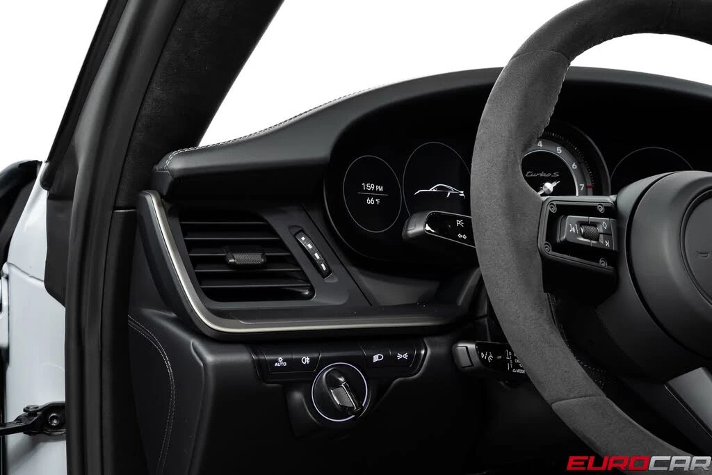 2025 Porsche 992 Turbo - Image 29 of 31