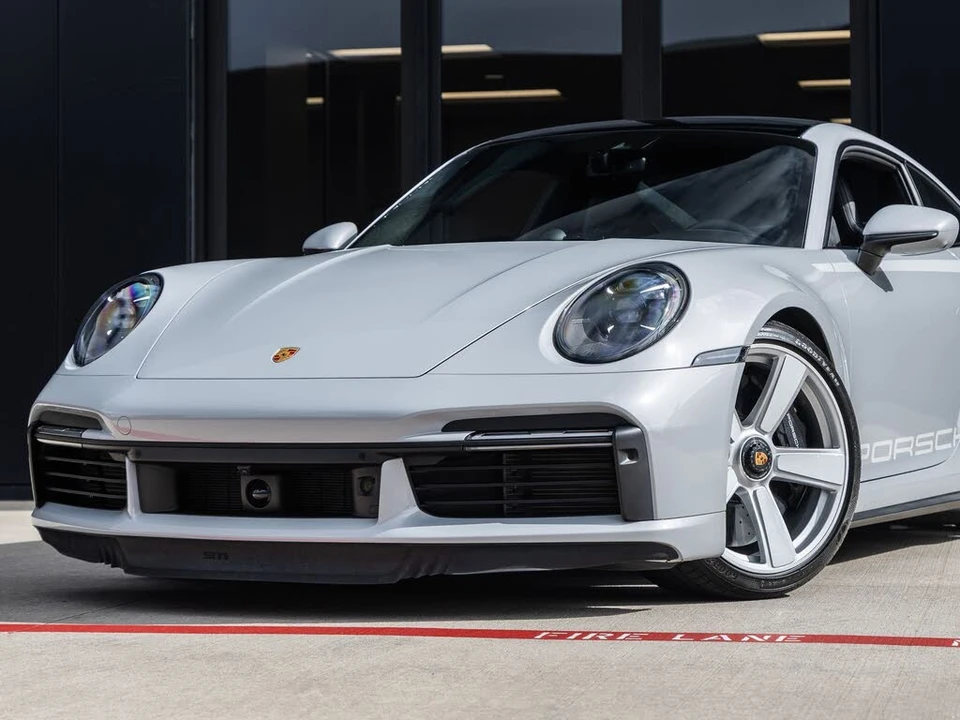 2025 Porsche 992 Turbo - Image 7 of 31