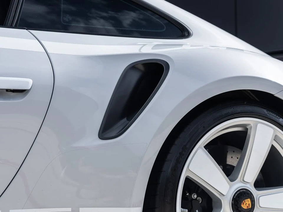 2025 Porsche 992 Turbo - Image 24 of 31