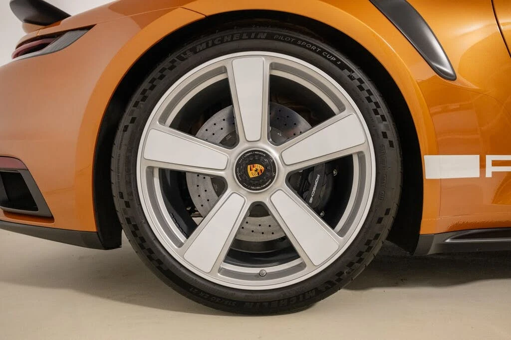 2025 Porsche 992 Turbo - Image 13 of 31