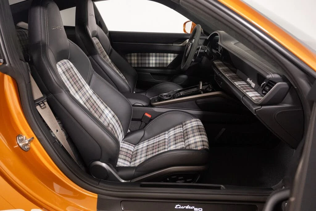 2025 Porsche 992 Turbo - Image 27 of 31