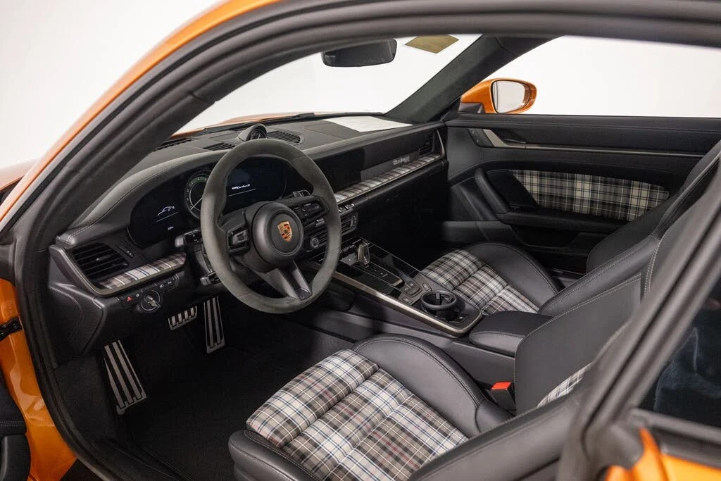 2025 Porsche 992 Turbo - Image 20 of 31