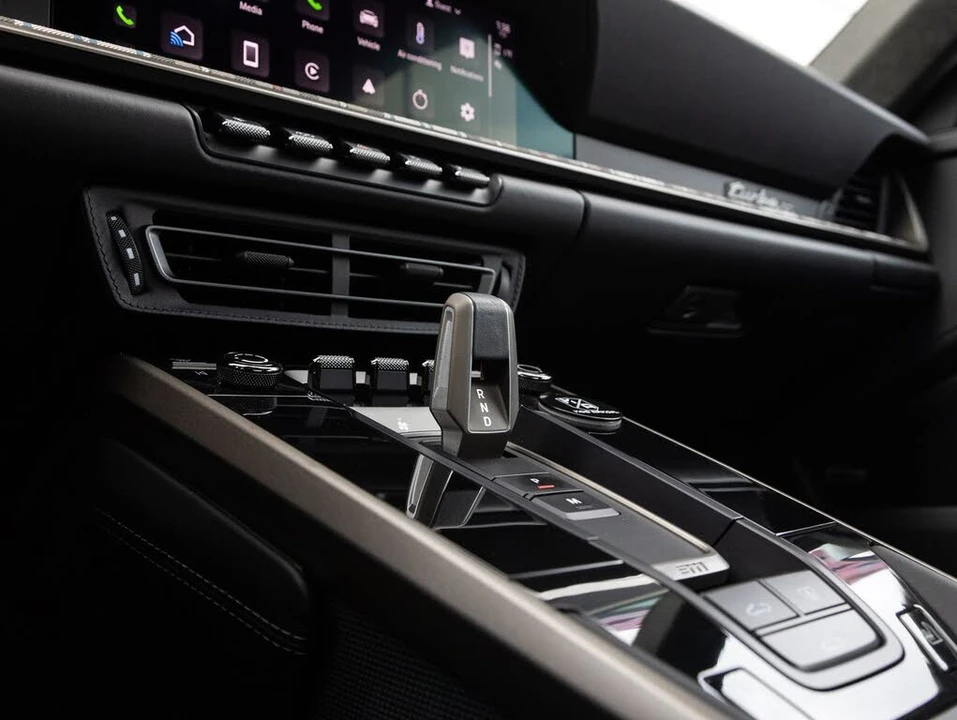 2025 Porsche 992 Turbo - Image 28 of 31