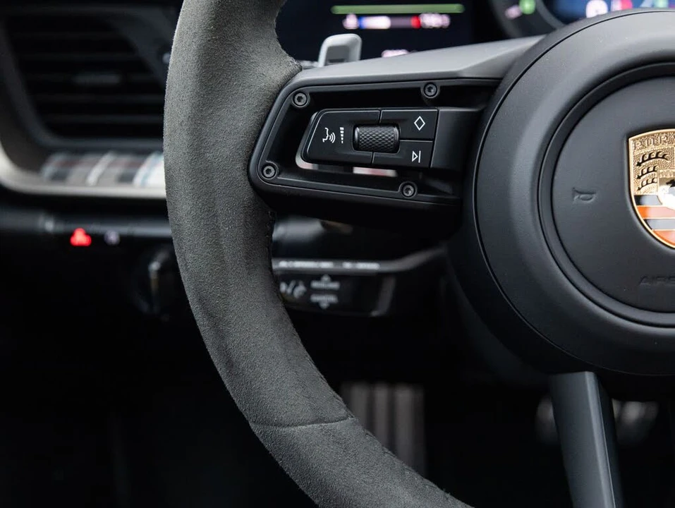 2025 Porsche 992 Turbo - Image 15 of 31