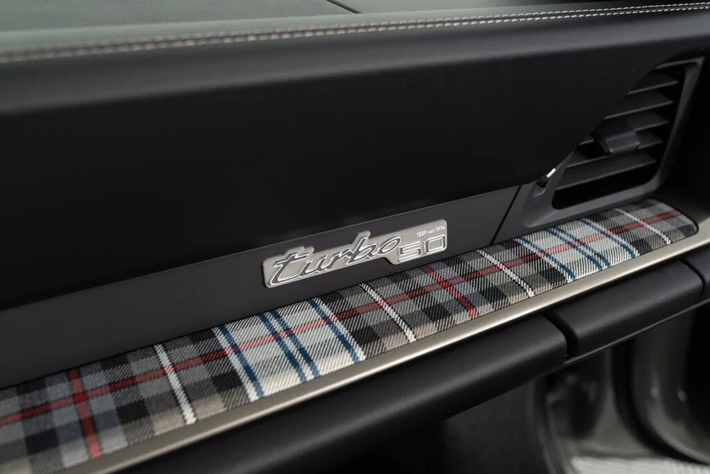 2025 Porsche 992 Turbo - Image 14 of 31