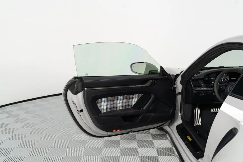 2025 Porsche 992 Turbo - Image 3 of 31
