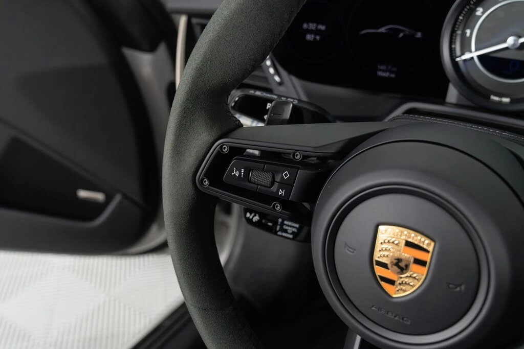 2025 Porsche 992 Turbo - Image 31 of 31