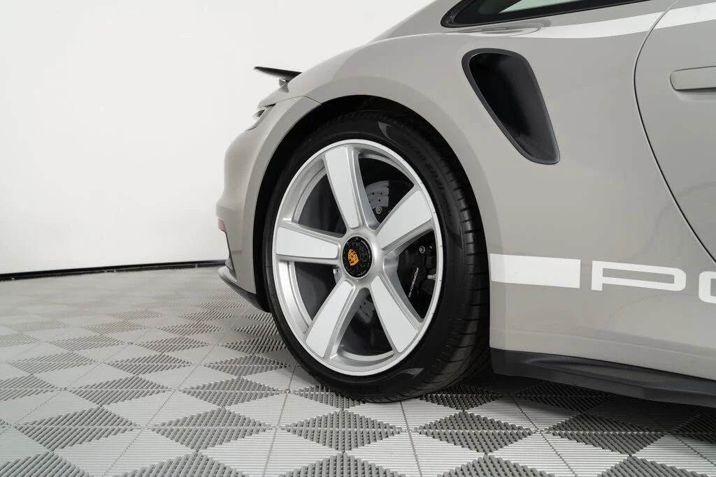 2025 Porsche 992 Turbo - Image 28 of 31