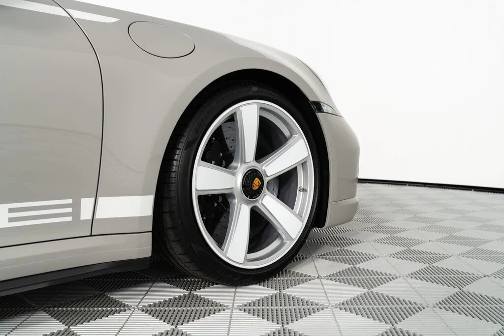 2025 Porsche 992 Turbo - Image 27 of 31
