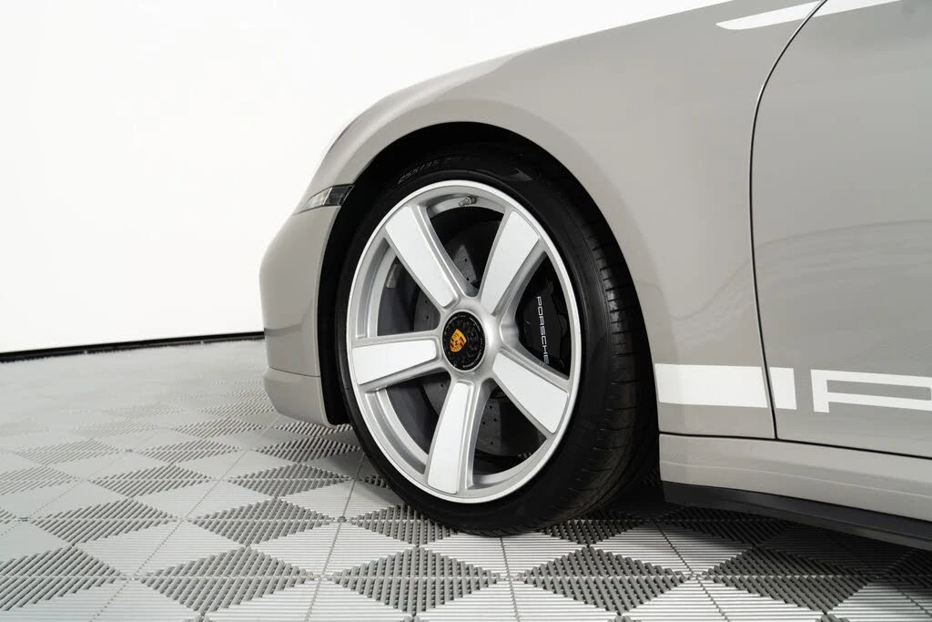 2025 Porsche 992 Turbo - Image 21 of 31