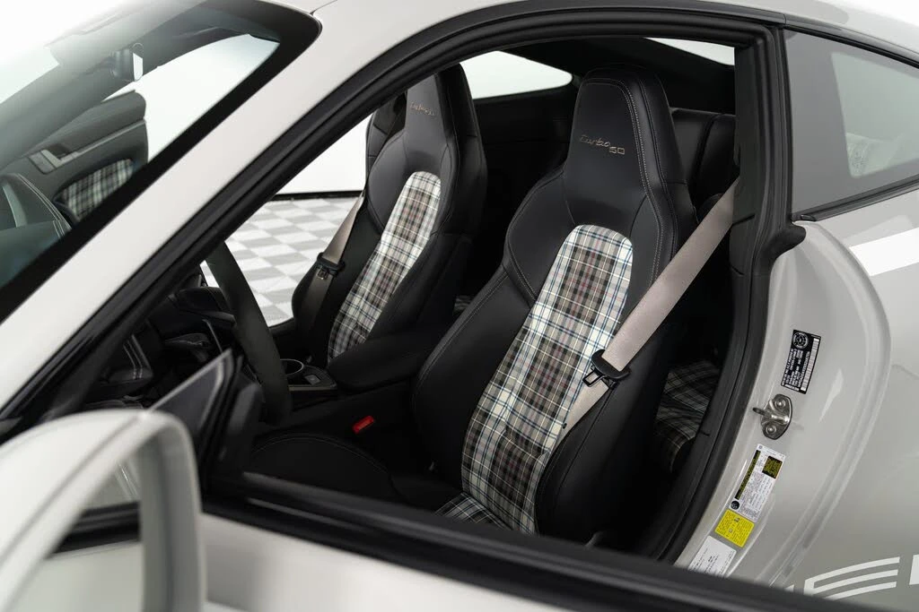 2025 Porsche 992 Turbo - Image 5 of 31