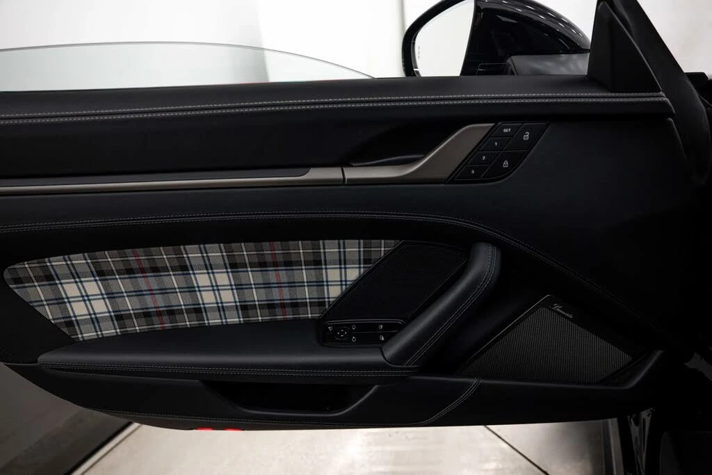 2025 Porsche 992 Turbo - Image 26 of 30