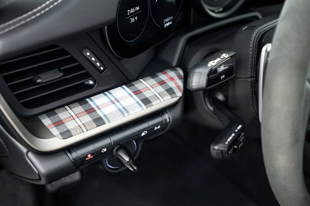 2025 Porsche 992 Turbo - Image 25 of 30