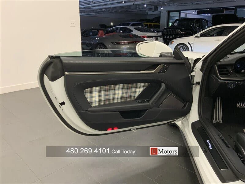 2025 Porsche 992 Turbo - Image 9 of 31