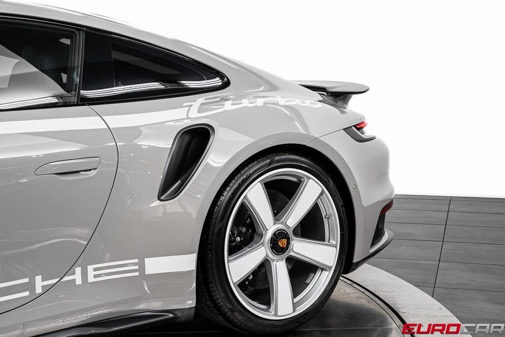 2025 Porsche 992 Turbo - Image 15 of 31