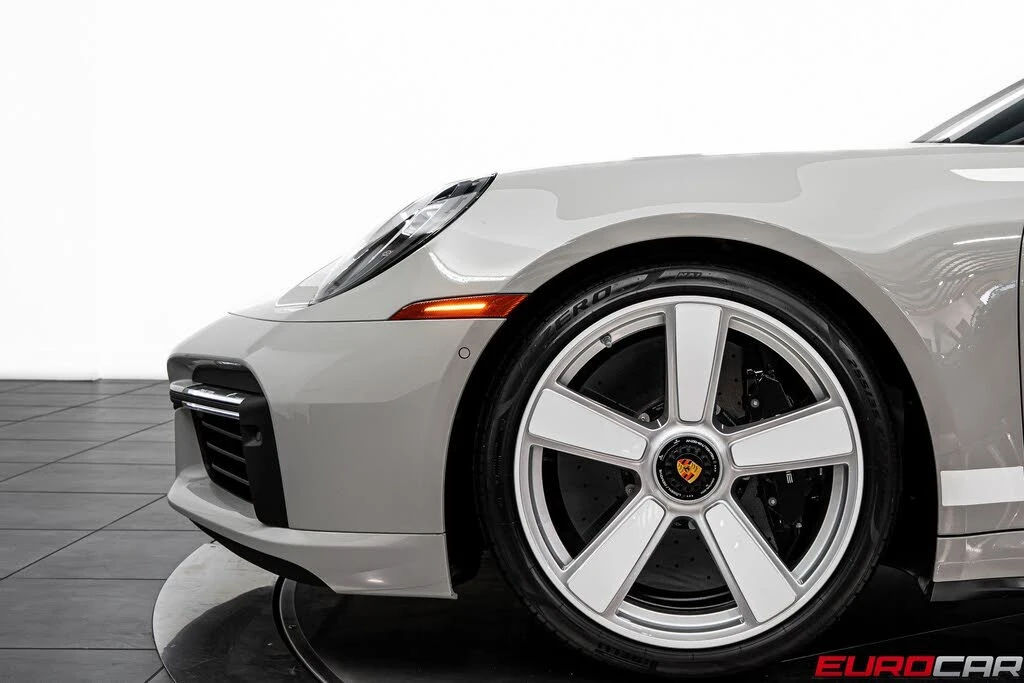 2025 Porsche 992 Turbo - Image 14 of 31