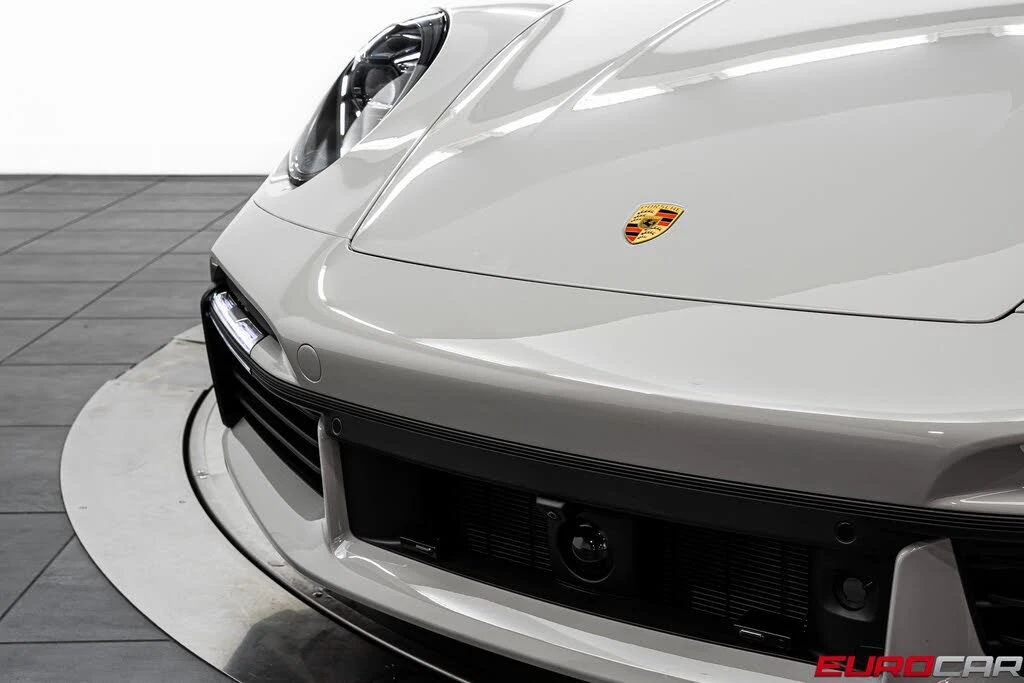 2025 Porsche 992 Turbo - Image 11 of 31