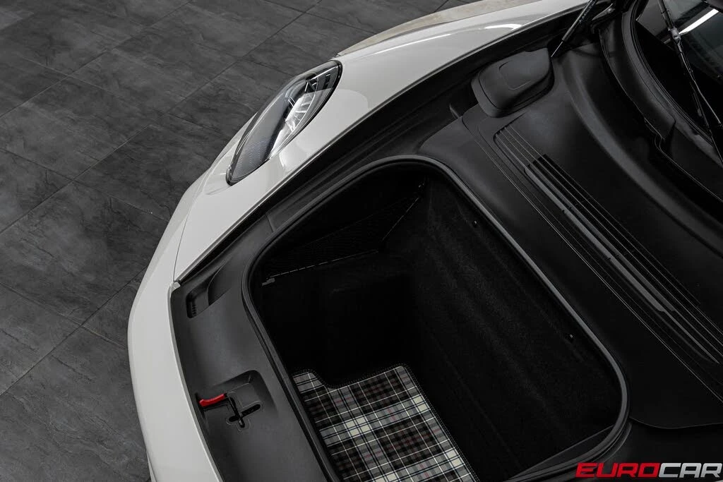 2025 Porsche 992 Turbo - Image 10 of 31
