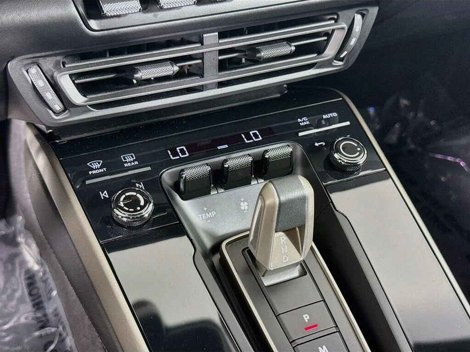 2025 Porsche 992 Turbo - Image 16 of 31