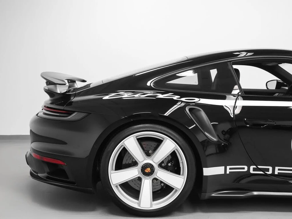 2025 Porsche 992 Turbo - Image 14 of 31