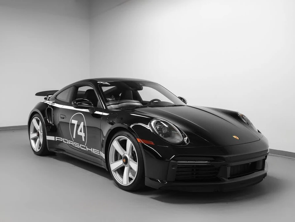 2025 Porsche 992 Turbo - Image 9 of 31